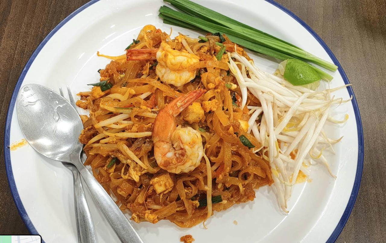 ผัดไทยกุ้ง ก่อนแต่งภาพ